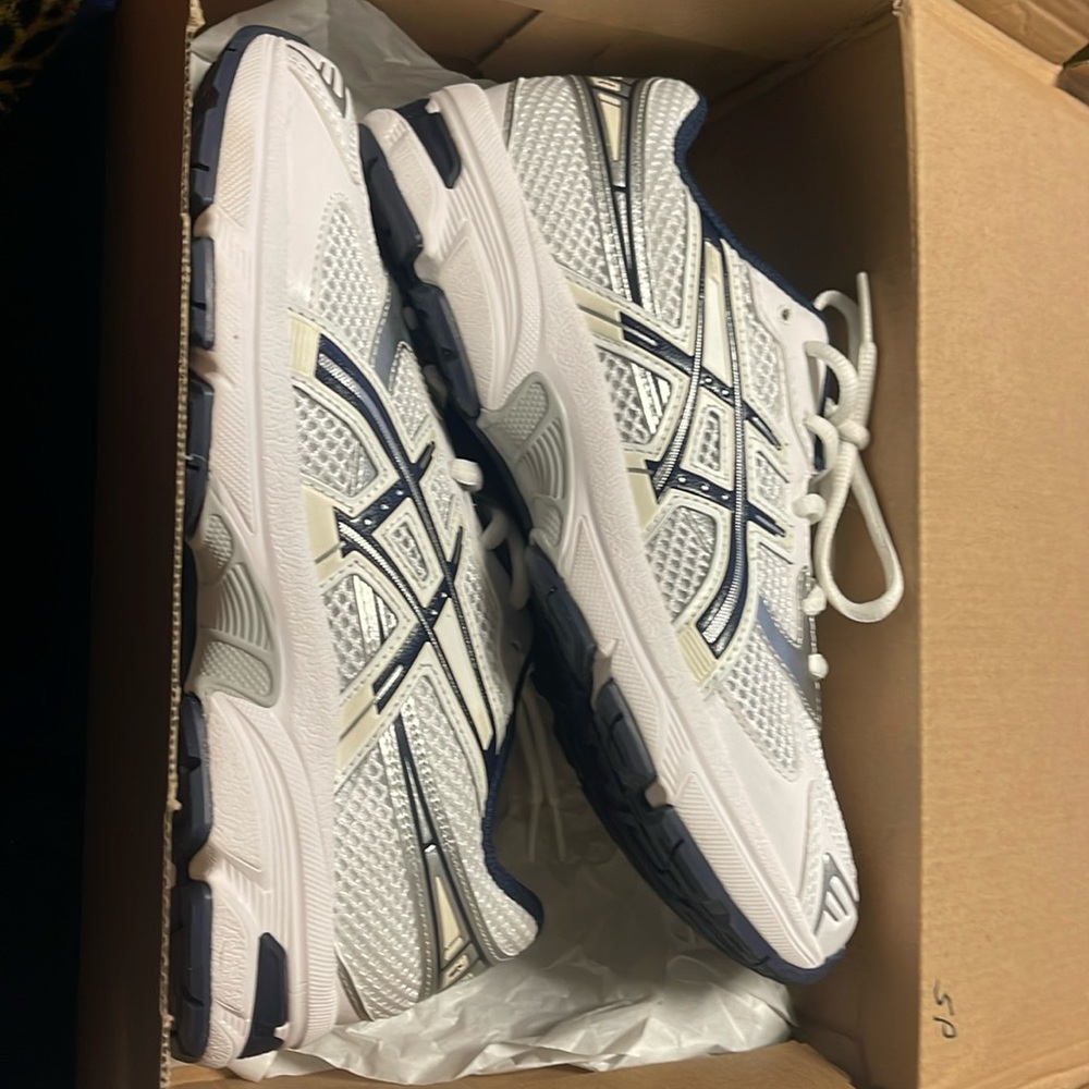 White/Midnight Gel-1130